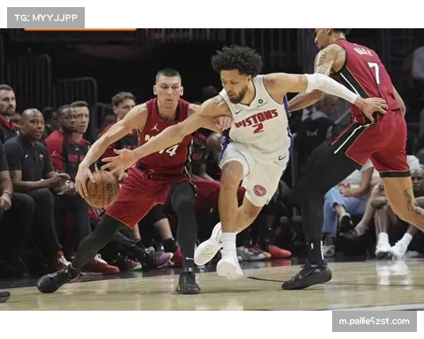 活塞38胜13负领跑东部，坎宁安12助攻激活团队进攻层次感